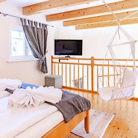 Glaeser Apartment